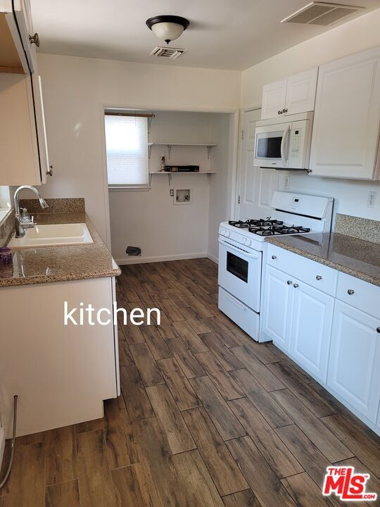 Foto del edificio - 10333 Hillview Ave