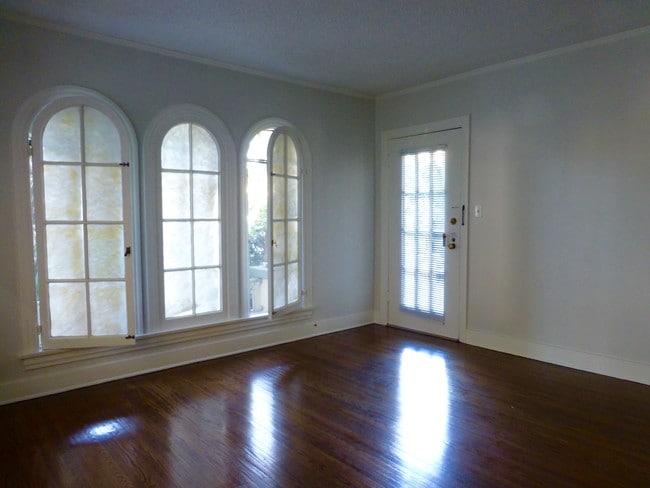 Dark Walnut Hardwood Floor. - 1132 N Gardner St