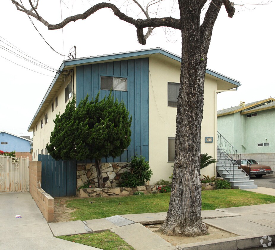 Foto del edificio - 9549 Mayne St