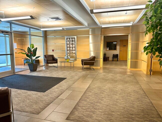 Foto del edificio - 309 W Washington Ave