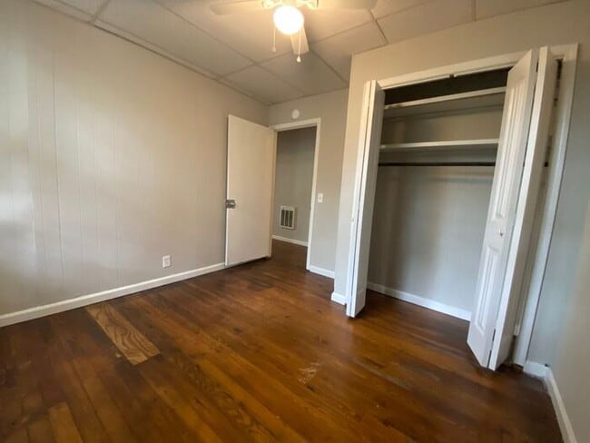 Building Photo - 3 Bedroom Apartment in South Nashville!