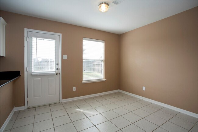 Foto del edificio - 4302 Pecos River Dr