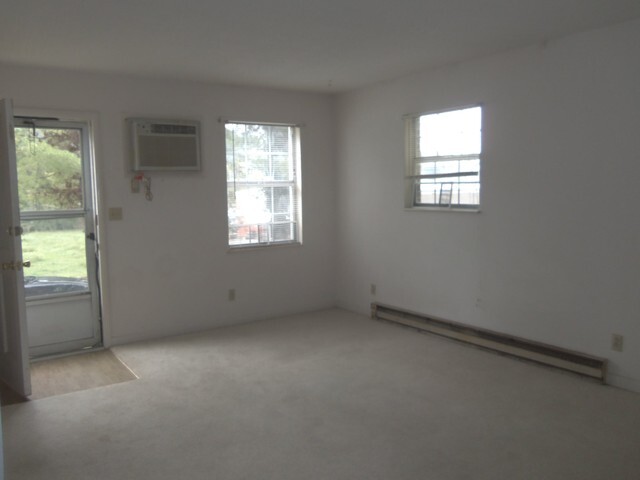 Building Photo - 204 W Bernard Ave
