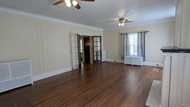 Foto del edificio - 303 4th St NE