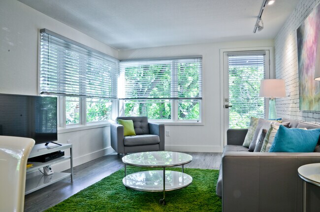 Foto del edificio - 1020 Maxwell Ave