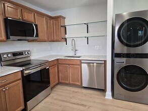 Building Photo - 1706 N Tampania Ave