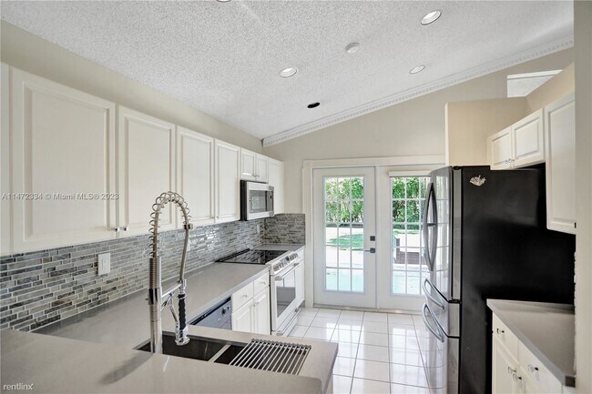 Foto del edificio - 3 br, 2 bath House - 658 Stanton Dr
