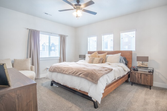 Foto del edificio - 2418 W Glover Ln