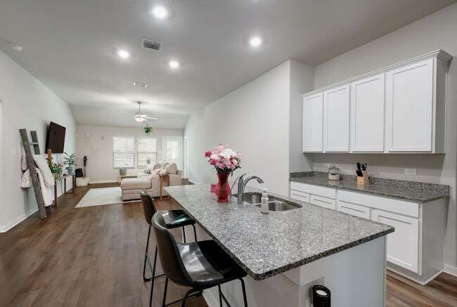 Building Photo - 6806 Diamond Vly