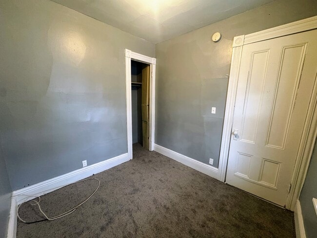 Building Photo - 23 Rogers Ave