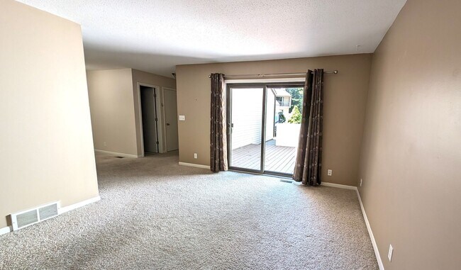 Foto del edificio - 17554 Parkwood Dr
