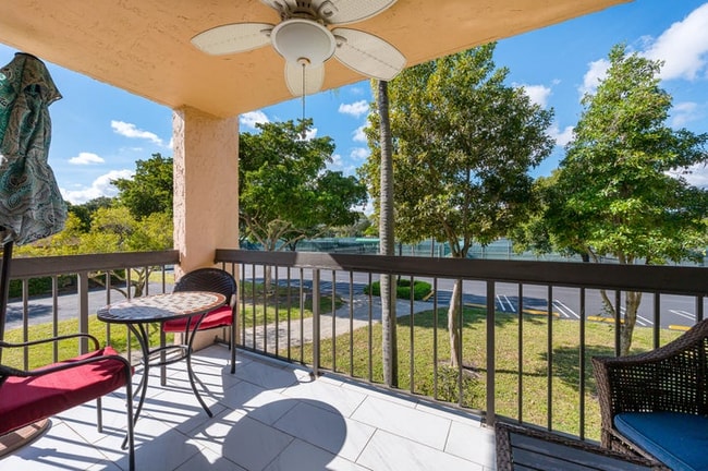 Photo - 600 Egret Cir Apartment