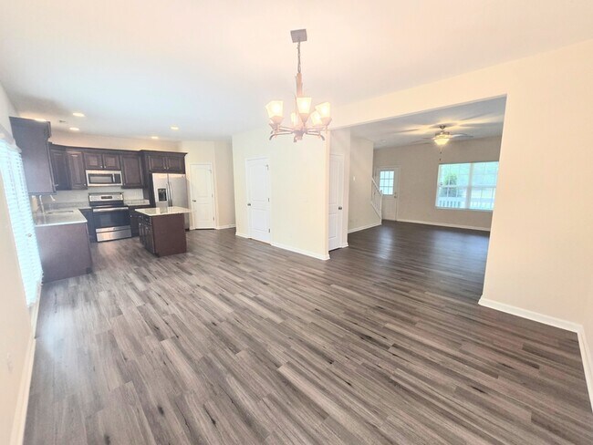 Building Photo - 4228 Cardinal Ln