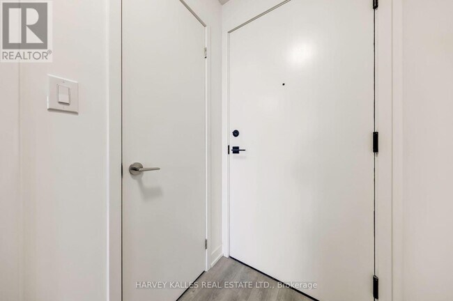 Building Photo - 8119-18119 Birchmount Rd