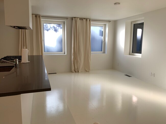 Living area - 165 Gates Ave