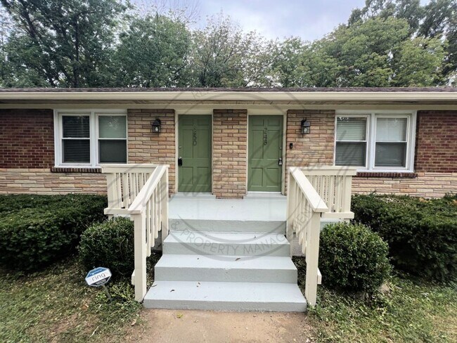 Foto del edificio - Two Bedroom Ranch Style Apartment Near BNA on Special!