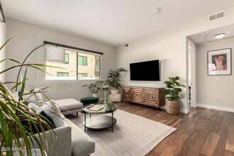 Building Photo - 7300 E Earll Dr