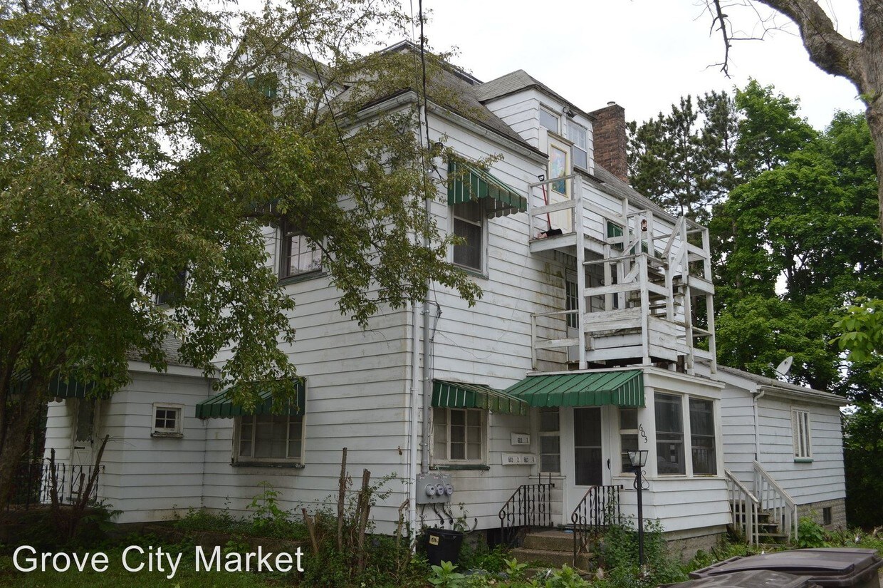 603 S Center St, Grove City, PA 16127 Apartment for Rent in Grove