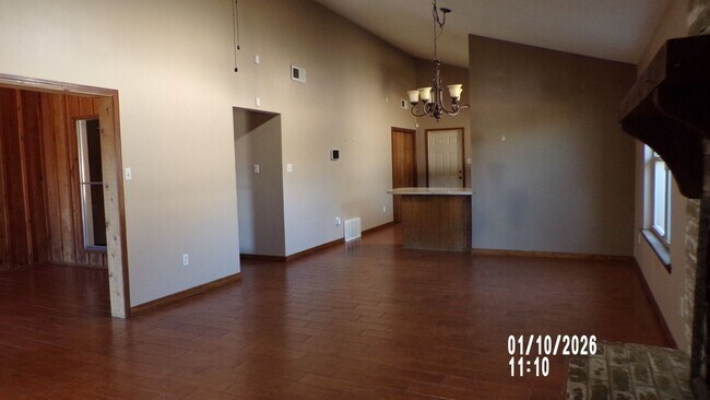 Building Photo - Fantasic Country Club West Home