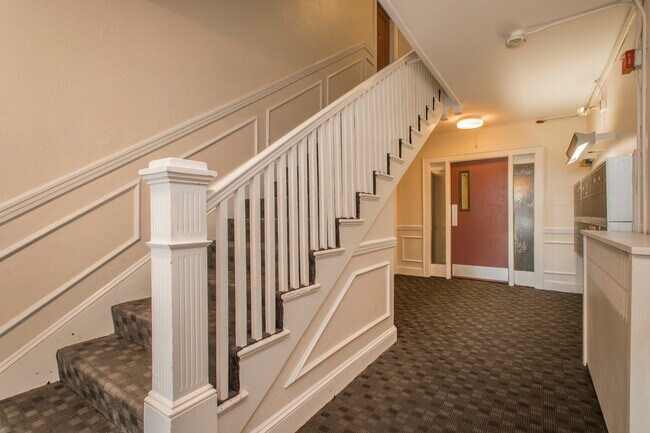 Foto del edificio - 136 Highland Ave