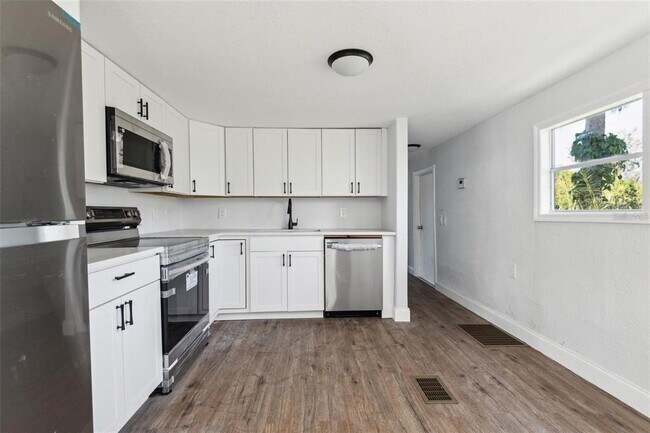 Foto del edificio - 18925 3rd Ave