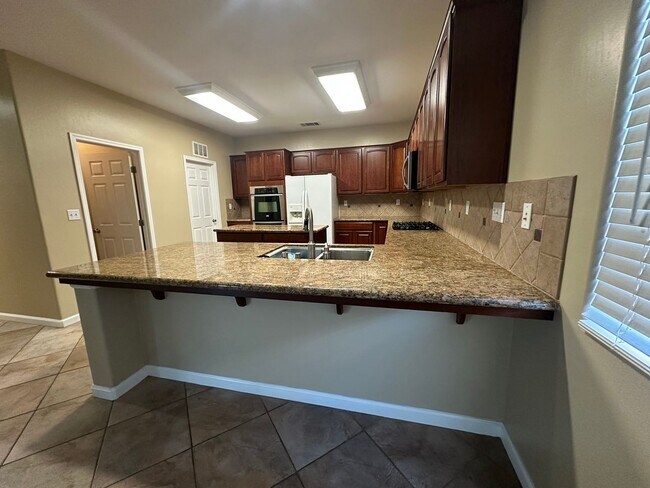 Foto del edificio - Southwest 4 bedroom