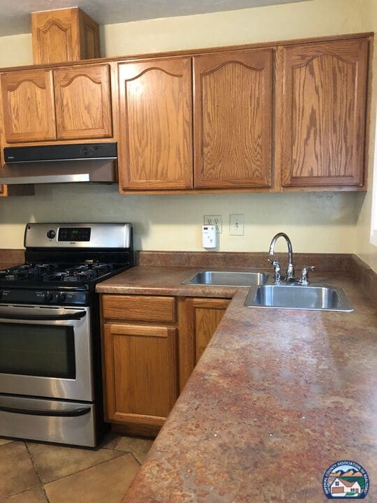 Foto del edificio - 310 A St