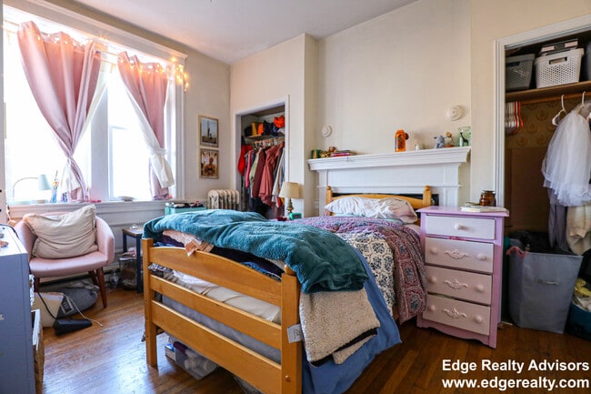 Foto del edificio - 73 Thatcher St