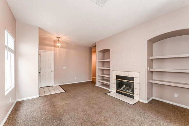 Foto del edificio - 1070 Warm Canyon Way