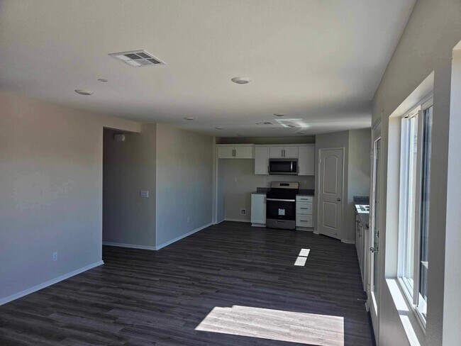 Foto del edificio - 8532 Woodrose St