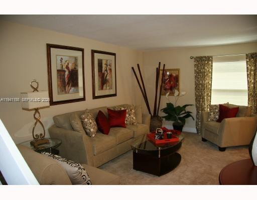 Building Photo - 603 SW 1st Ct