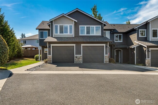 Foto del edificio - Beautifully Updated 3-Bedroom Townhome with Garage in Prime Lynnwood Location