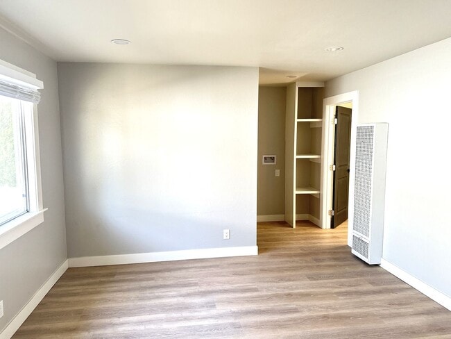 Building Photo - 3808