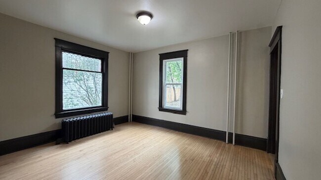 Foto del edificio - 1019 Bemidji Ave N