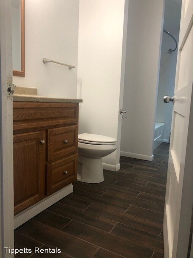 Foto del edificio - 3 br, 1 bath Apartment - 628 Vilas St