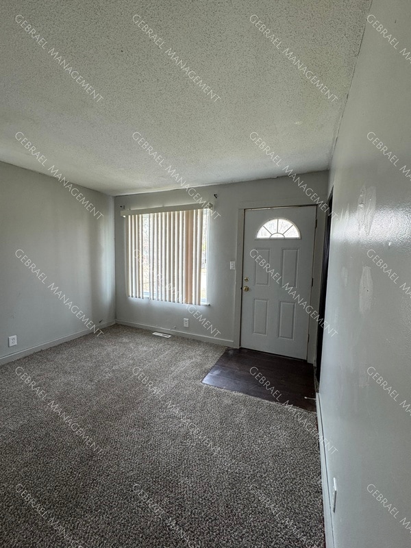 Building Photo - 1409 W Downey Ave