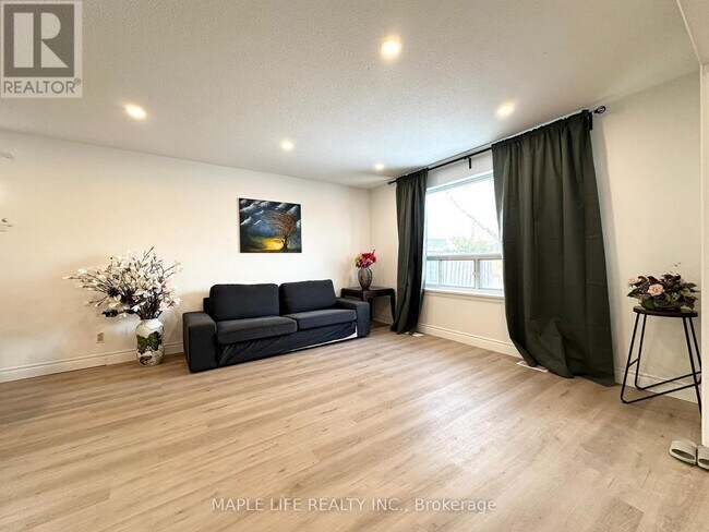 Building Photo - 15 Nymark Ave