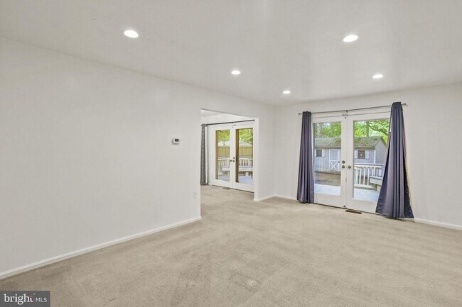 Foto del edificio - 9086 Brook Ford Rd