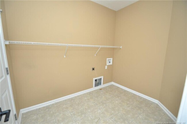 Building Photo - 248 N Honey Springs Ave