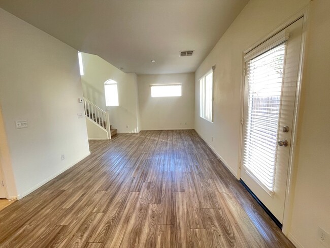 Building Photo - 10618 Allegrini Dr