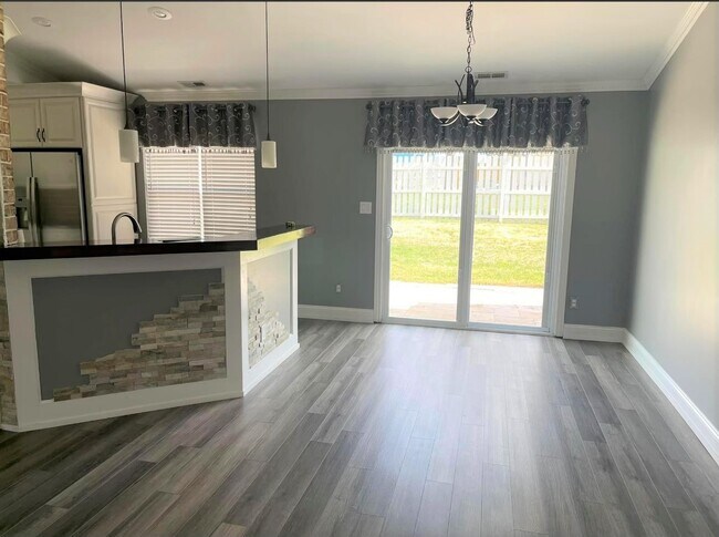 Building Photo - 6008 Brick Landing Dr