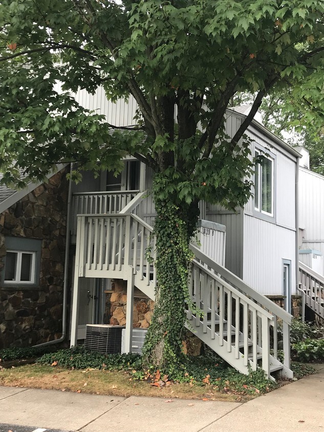 18120 Stoneridge St, South Bend, IN 46637 Condo for Rent in South Bend, IN