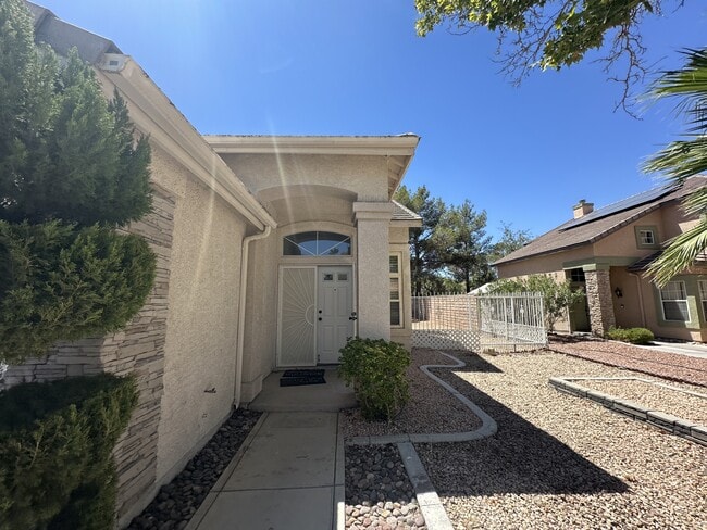 Building Photo - 8317 San Ramon Dr