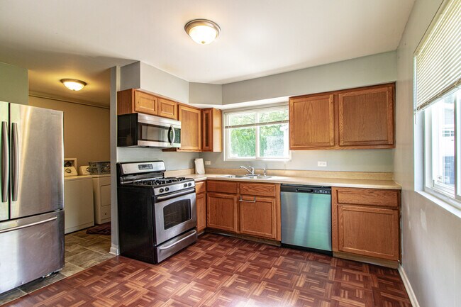 Building Photo - 1038 Glendell Ave