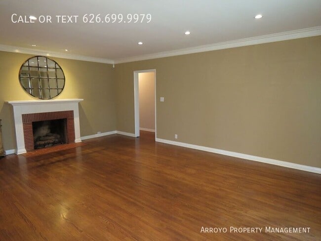 Building Photo - 1212 N Story Pl