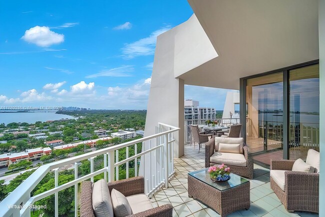 Foto del edificio - 1000 Quayside Terrace