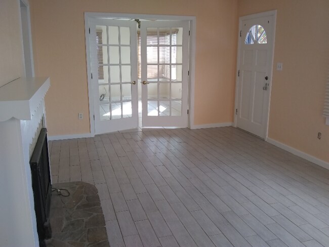 Foto del edificio - 14920 N Bayshore Dr
