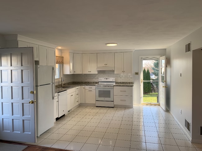 Photo - 14 Ferncrest Dr House