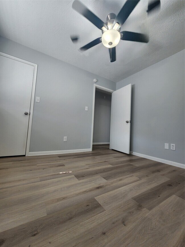Building Photo - 5507 Clarkston Ln