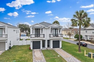 Building Photo - 803 7th Ave S